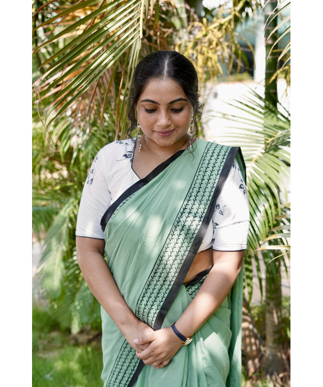 Minty Contrast-Handcrafted Mul Cotton Saree
