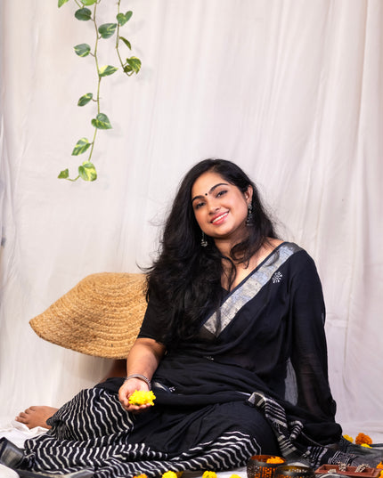 Blossoms in Shadow- Handcrafted Linen Saree